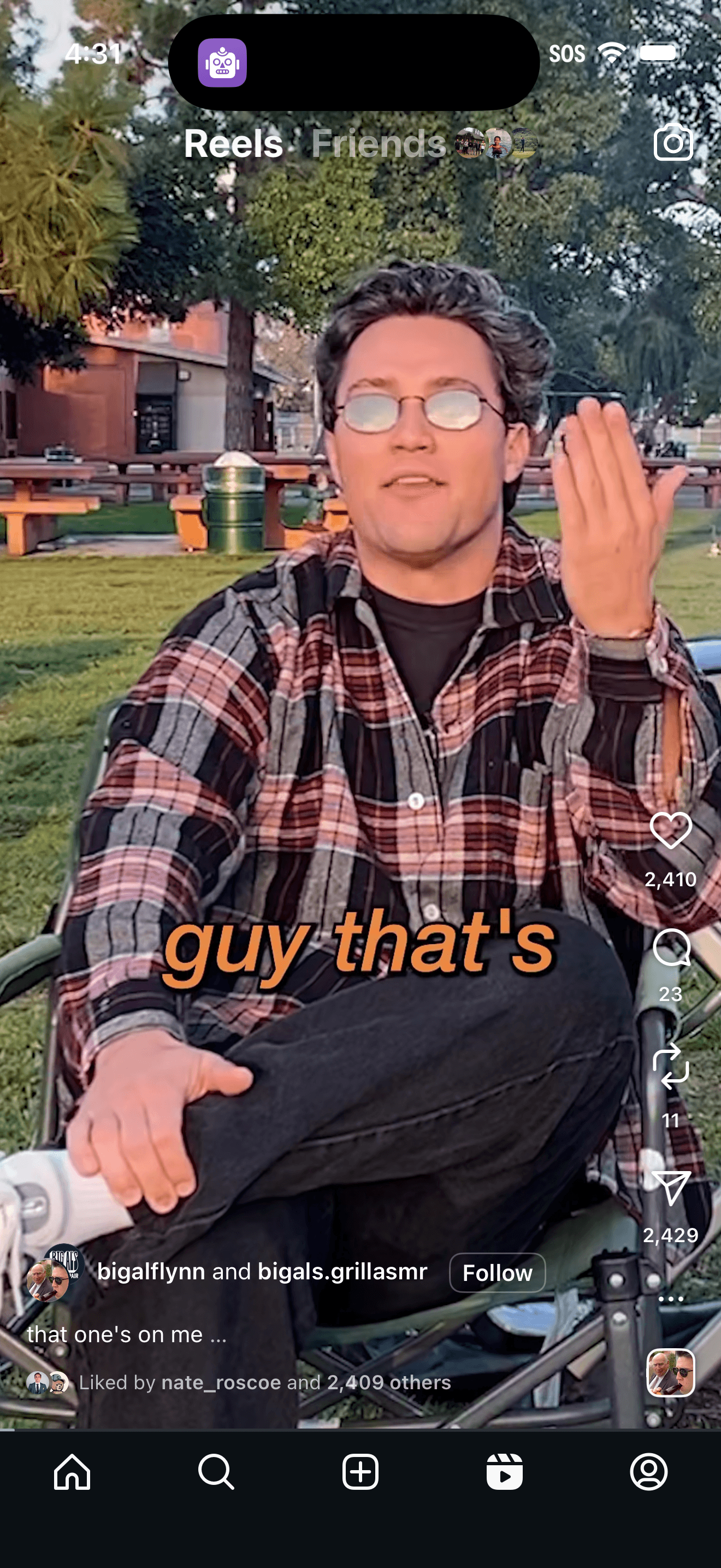 Round mirrored sunglasses with reflective lenses. Black metal frames with a sleek, minimalist design. Fully mirrored lenses for a bold reflective look. High-quality construction suitable for a stylish, durable pair. Inspired by the casual outdoor style in the image.